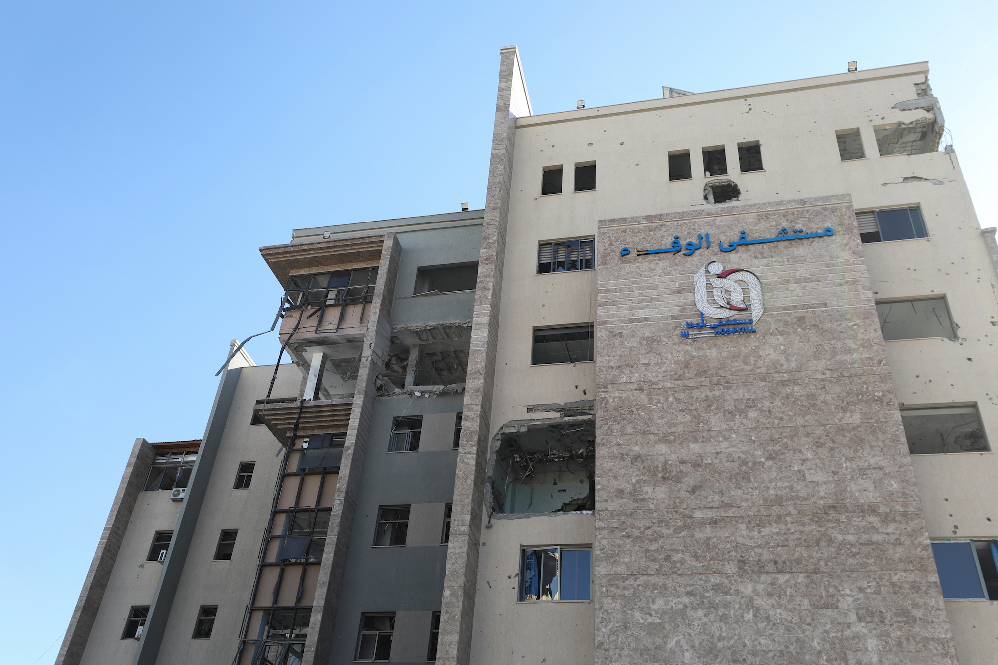 جيش الاحتلال يستكمل استهداف مستشفيات «الشمال» بقصف «المعمداني» و«الوفاء» | البرد القرص يقتل طفلًا في وسط غزة