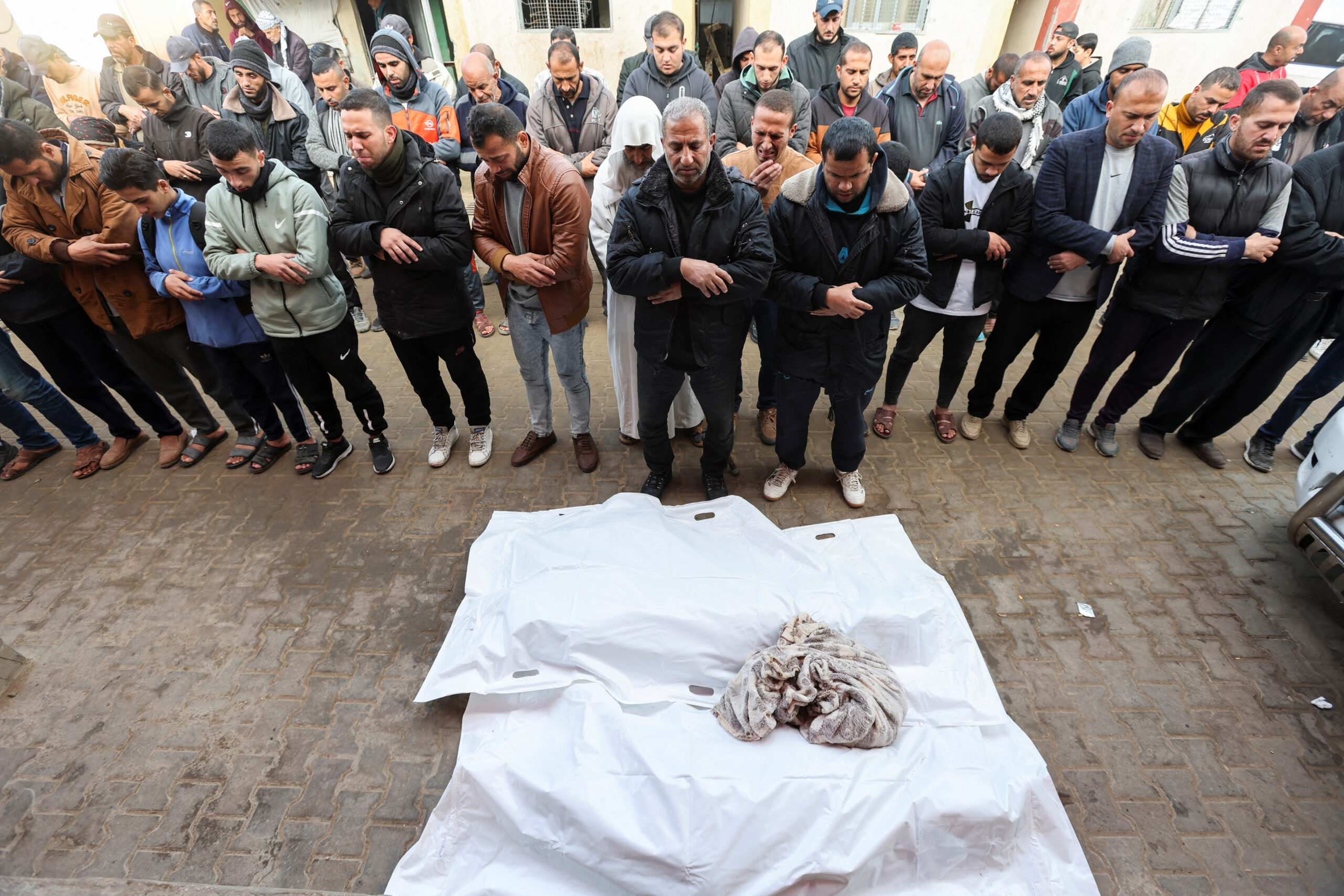 31 قتيلًا حصيلة ضحايا قصف غزة في 24 ساعة |«رويترز»: الإمارات ناقشت مع إسرائيل وأمريكا المشاركة في إدارة القطاع بعد الحرب