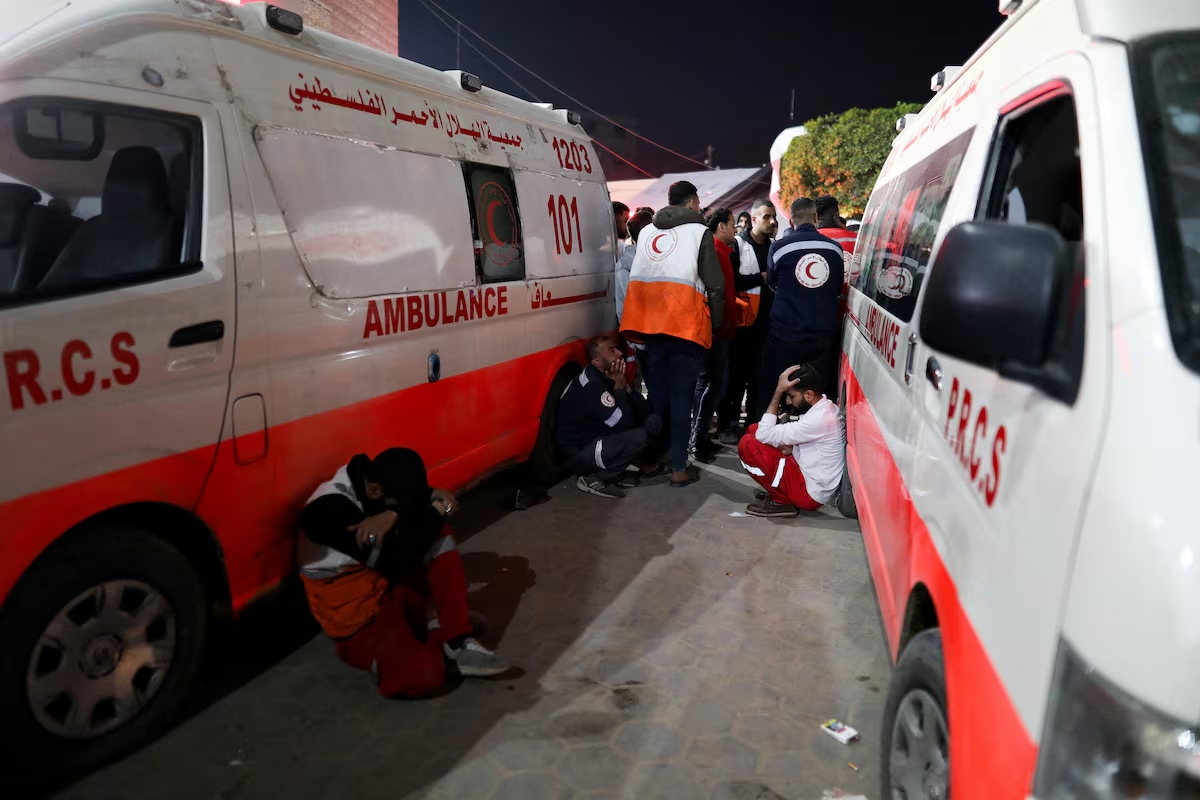  الجيش الإسرائيلي يقتل مسعفًا فلسطينيًا في شمال غزة.. ويعترف بمقتل 4 من جنوده بعبوة ناسفة 