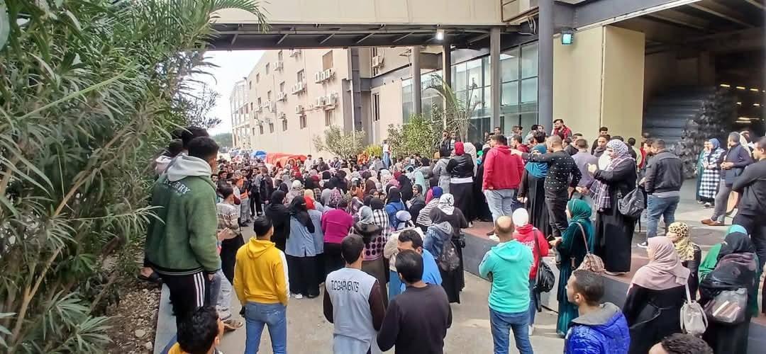 إدارة «تي آند سي» تغلق المصنع في وجه العمال المضربين | تحذير حقوقي تحوّل «المراجعة الأممية» لأداة تجميل سياسي