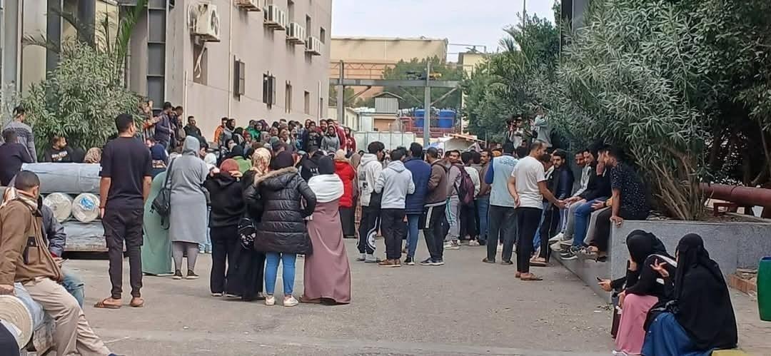 «تي آند سي» تمنع 9 عمال من دخول المصنع على خلفية الإضراب.. ومحام: تمهيدًا لفصلهم