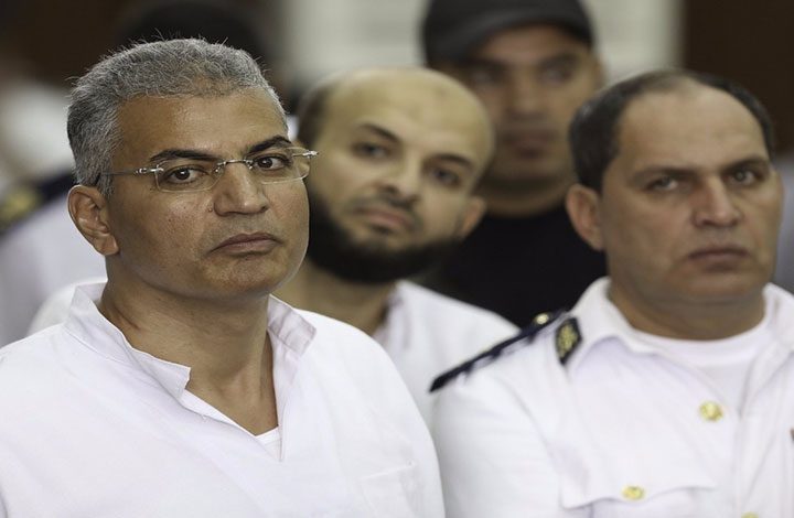 عصام سلطان يلتقي محاميه مصادفة في «النيابة» بعد 7 سنين بلا زيارة | كجوك: «المالية» تسدد 16 مليار دولار ديون هذا العام