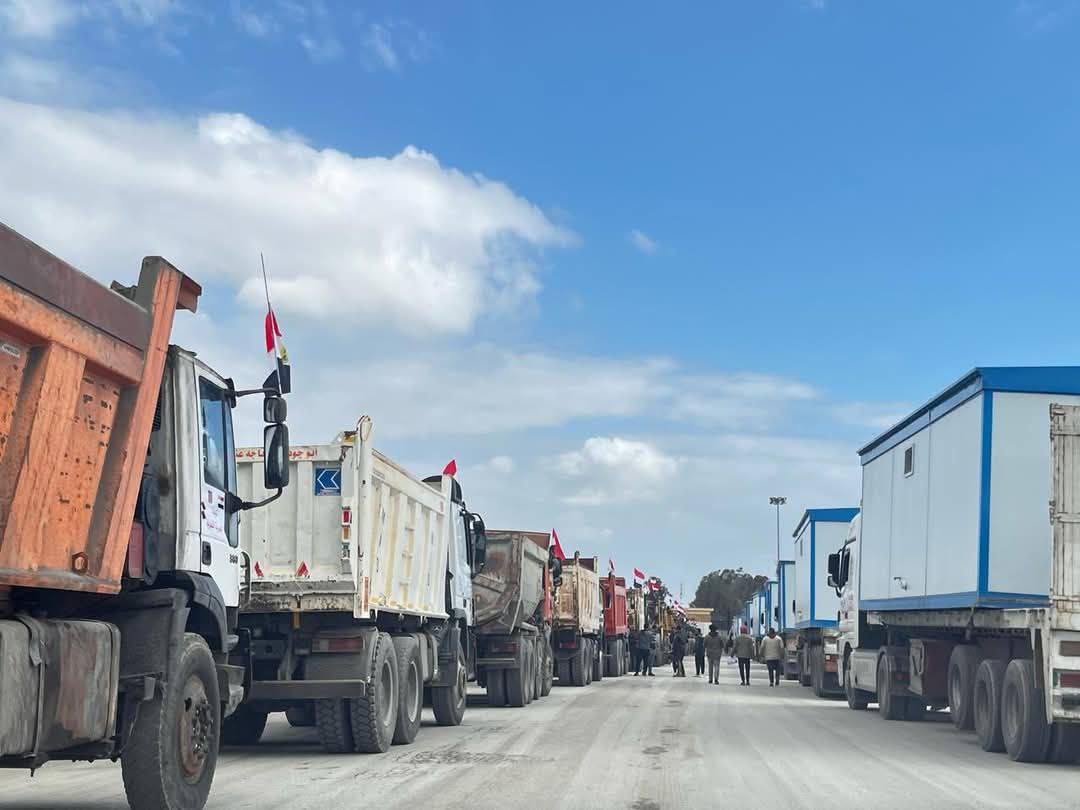 آليات الاحتلال تقتل فلسطينية شرق رفح.. و«الإعلامي الحكومي» ينفي دخول المنازل المتنقلة | إسرائيل تستغل تفجير حافلات تل أبيب لتكثيف عملياتها في الضفة