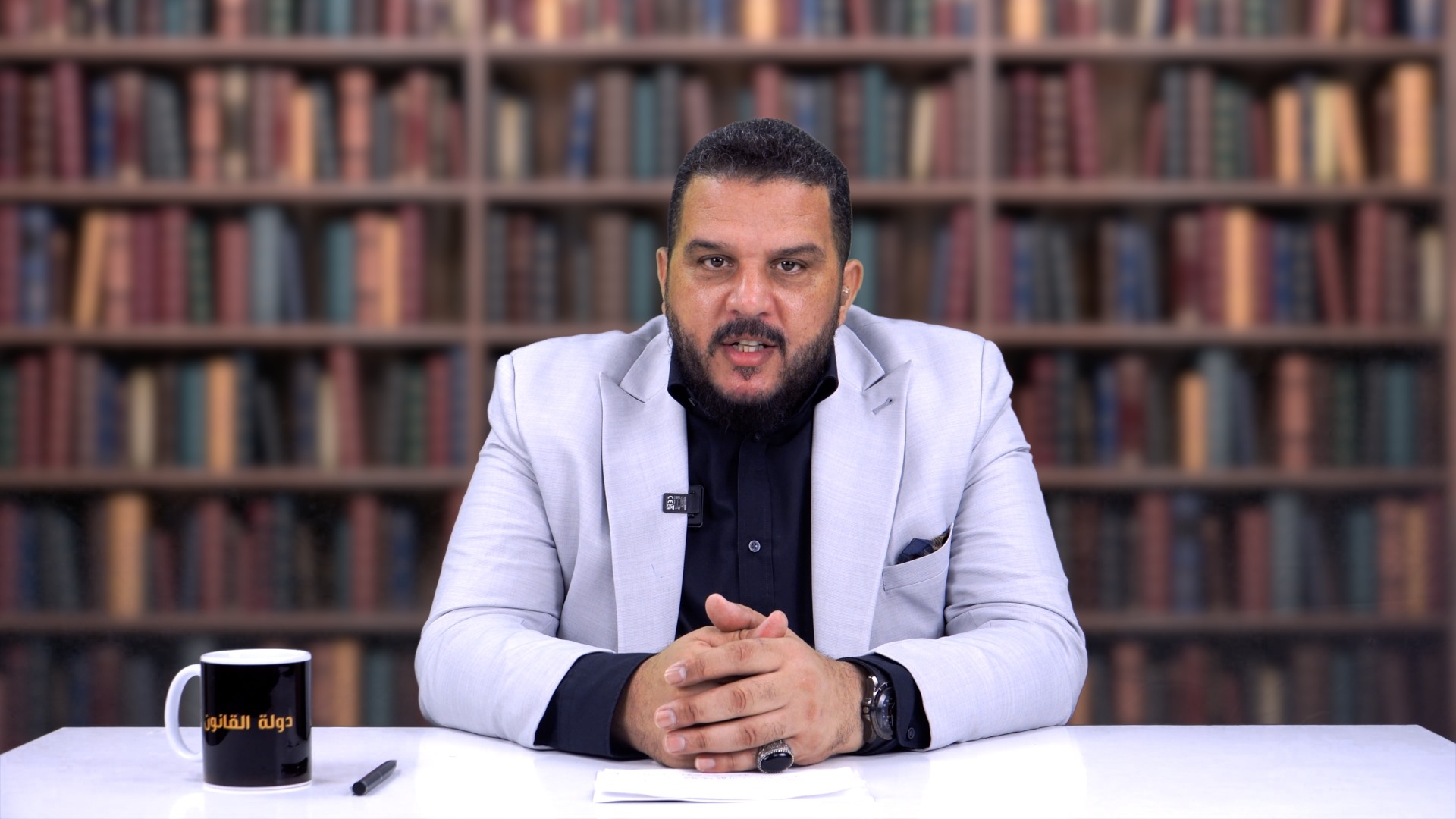 «العفو الدولية» تطالب مصر بالكشف عن مكان احتجاز ناصر الهواري المختفي قسريًا بعد كشف انتهاكات في سجون حفتر