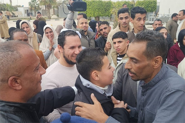 إعلام رسمي: تحرير مصريين احتجزتهم «الدعم السريع» في السودان | «أمنستي» تطالب بوقف التنكيل بالمحتجين على سوء ظروف الاحتجاز في سجن العاشر