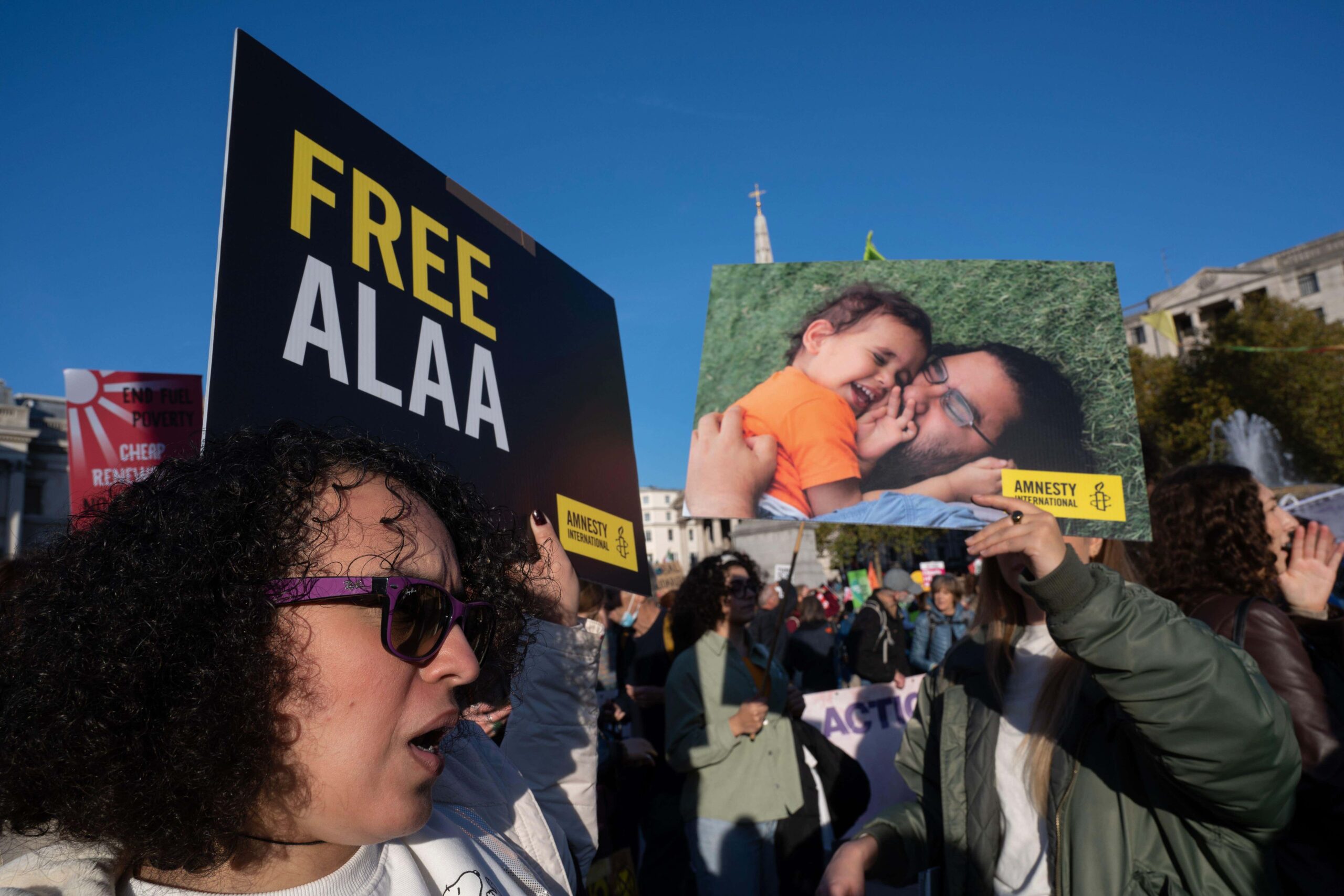الحكومة توافق على مشروع قانون تنظيم «الفتاوى» | 50 كاتبًا وحقوقيًا يطالبون الرئيس بالعفو عن علاء عبد الفتاح