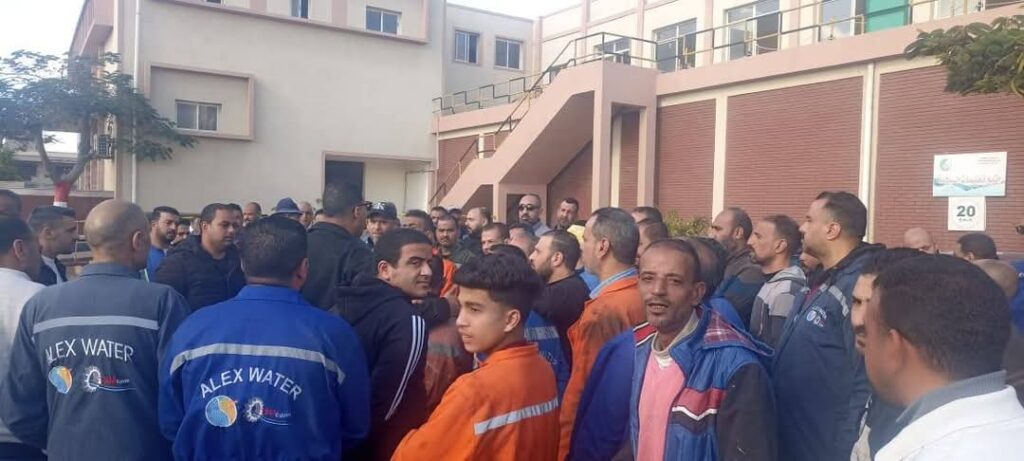 عمال «مياه الإسكندرية» يستغيثون بالرئيس لتطبيق «الأدنى للأجور» | «المبادرة»: إخلاء سبيل 14 شخصًا على ذمم قضايا سياسية