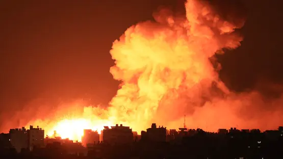 «استئناف الإبادة».. غارات إسرائيلية تقتل 326 فلسطينيًا في غزة بتنسيق مع أمريكا