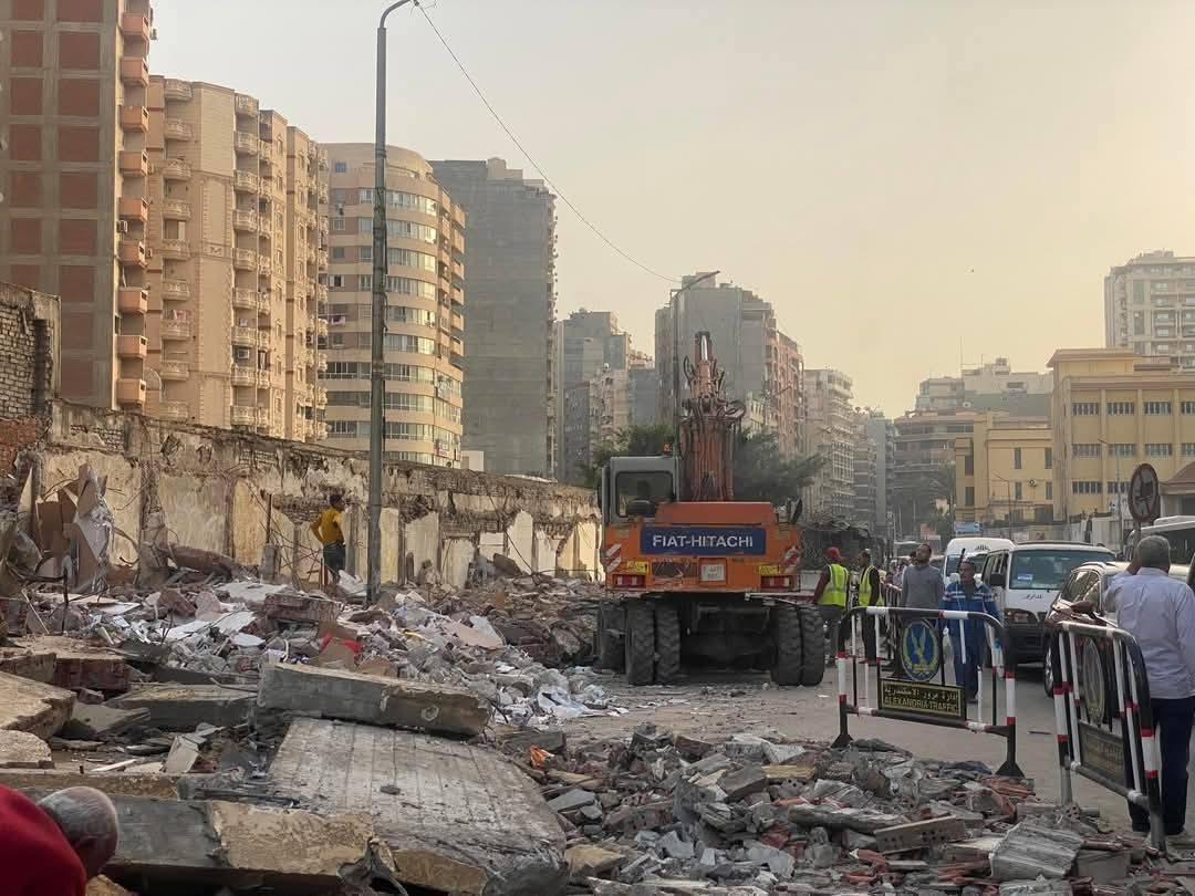 بدء إزالة محلات في الإسكندرية لـ«تطوير شبكة النقل».. ومستأجريها: قرار غير قانوني بالتحايل على حكم «مجلس الدولة»