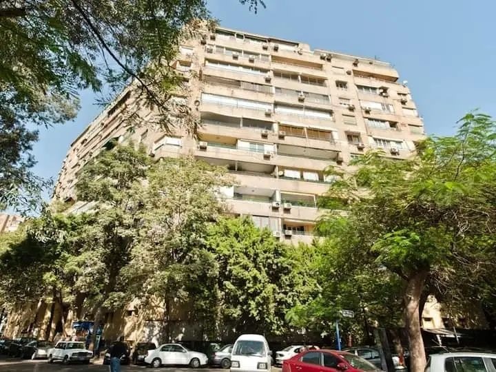 Leftist parties, tenants call on Sisi to block old rent law