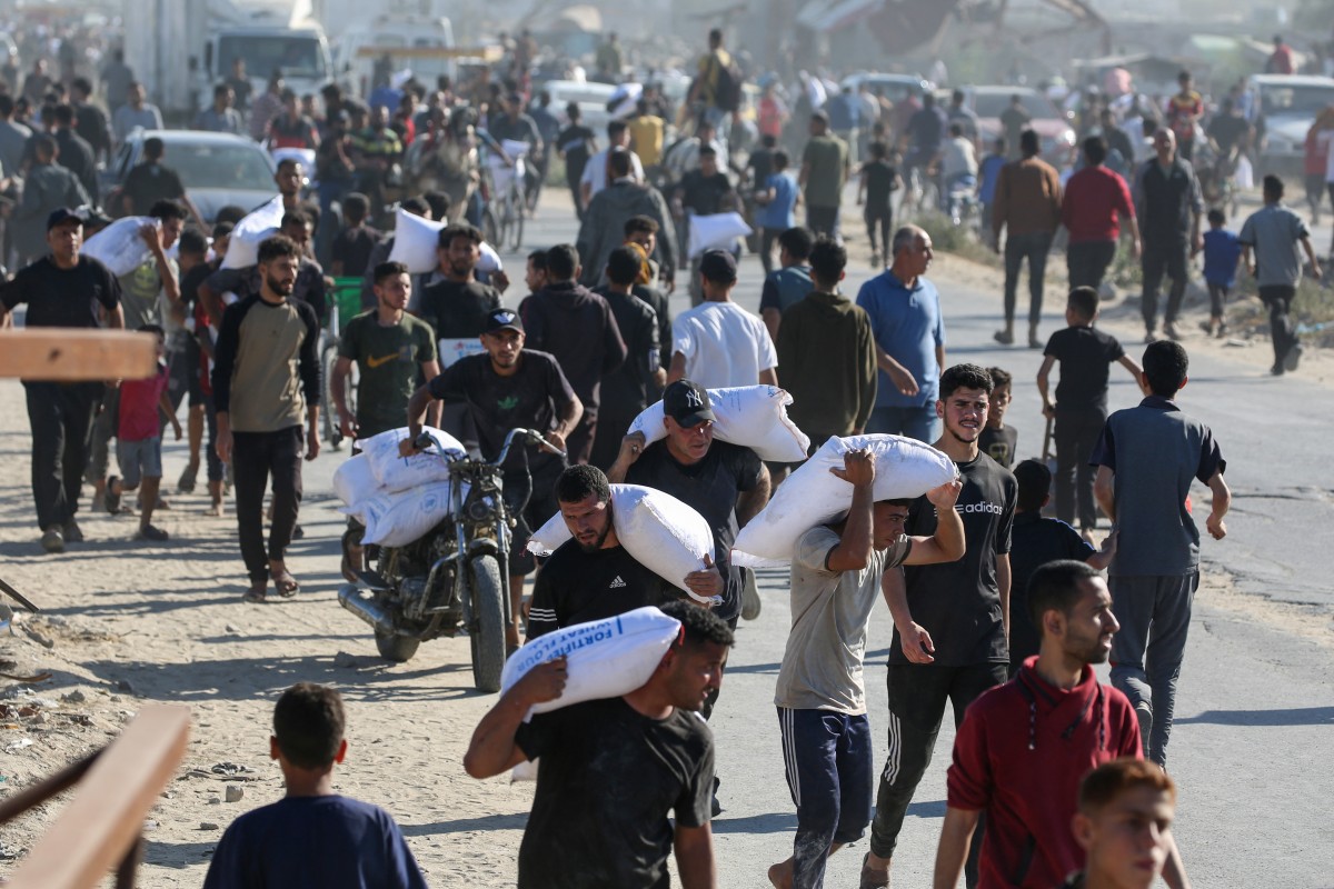 تفاقم أزمة الجوع في العيد: جمعية النقل في غزة تعلّق عمل شاحنات المساعدات بعد مقتل سائق وإصابة 3 برصاص اللصوص 