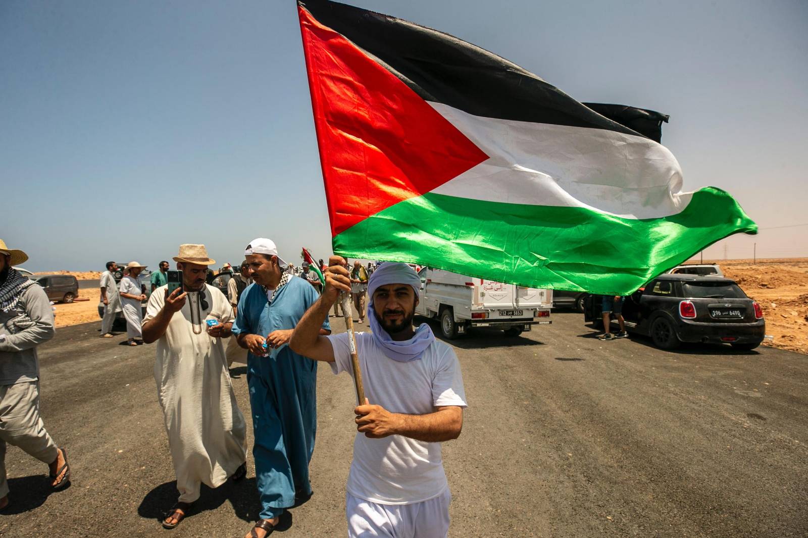 قوات شرق ليبيا تمنع مرور «قافلة الصمود».. واللجنة التنسيقية: مستمرون وتراجعنا لتنظيم الصفوف