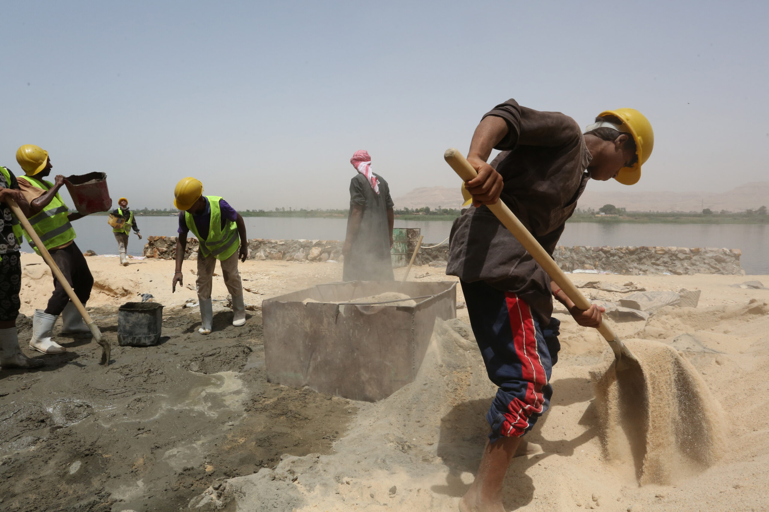 Egypt’s 1st hourly minimum wage: An ‘announcement to global markets that our labor is cheap’