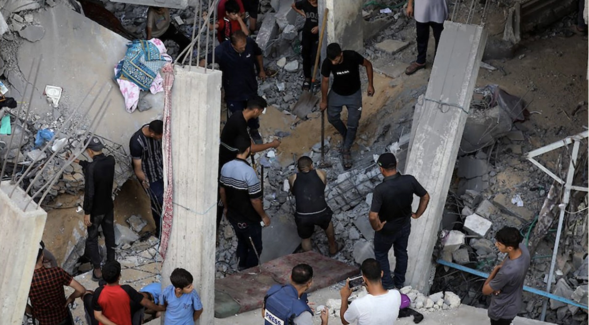 نيران إسرائيلية تقتل 105 فلسطينيين خلال 24 ساعة | البقوليات تسبب مشاكل صحية لأهالي غزة
