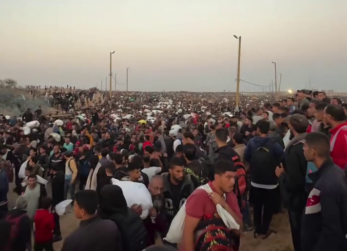 الاحتلال يقتل 5 فلسطينيين أمام «غزة الإنسانية» و105 قصفًا | مفاوضات وقف إطلاق النار مستمرة 
