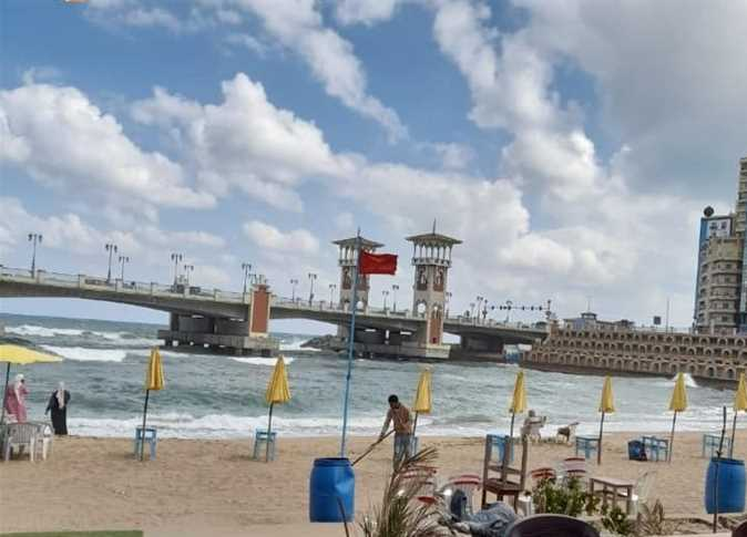 ارتفاع ضحايا شاطئ «أبو تلات» إلى 7.. ومصرع 4 في حادث على «أسيوط الزراعي»