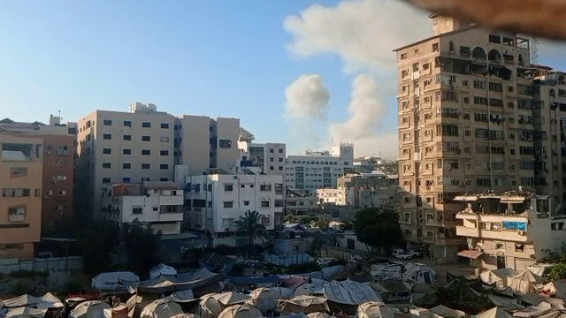 الاحتلال يعلن «غزة» منطقة عسكرية ويحاصر سكان شمالها.. و«الدفاع المدني»: تدمير 1500 مبنى جنوب المدينة خلال شهر