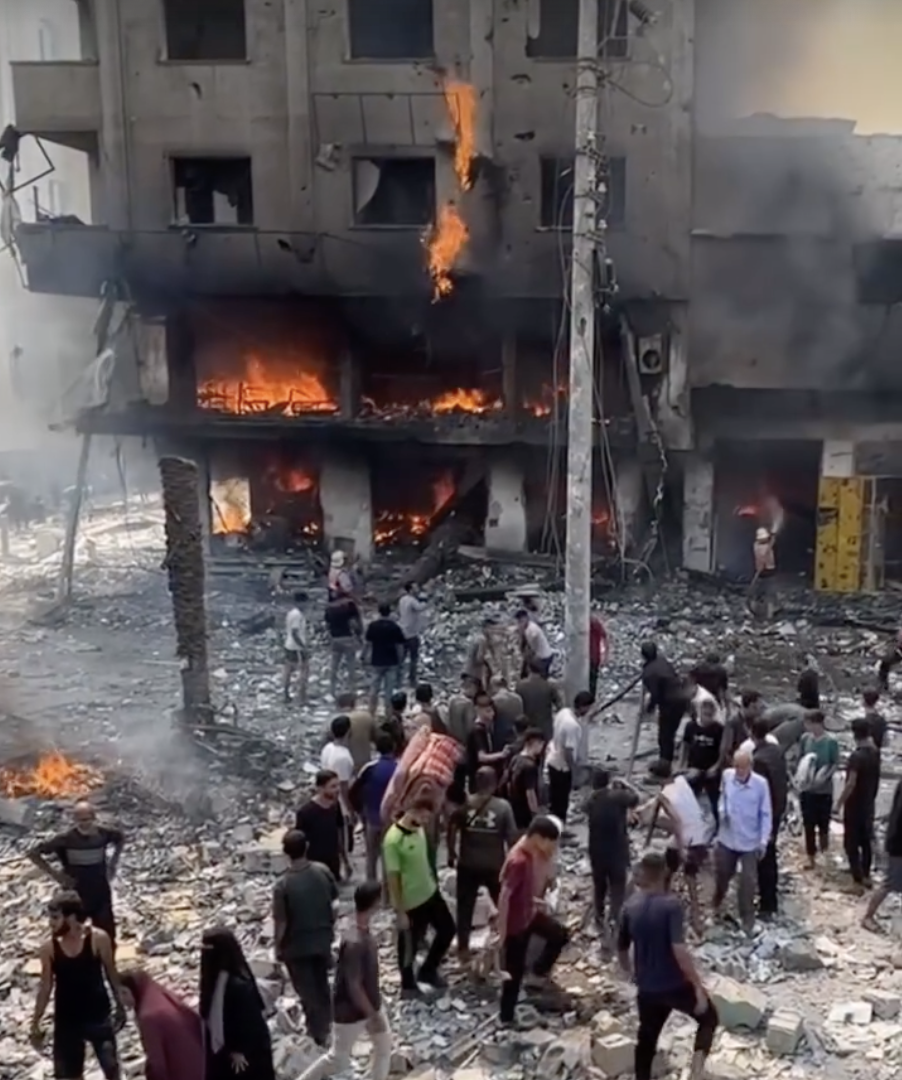 استهداف الاحتلال يخرج مستشفيين عن الخدمة في غزة مهددًا المصابين والمرضى