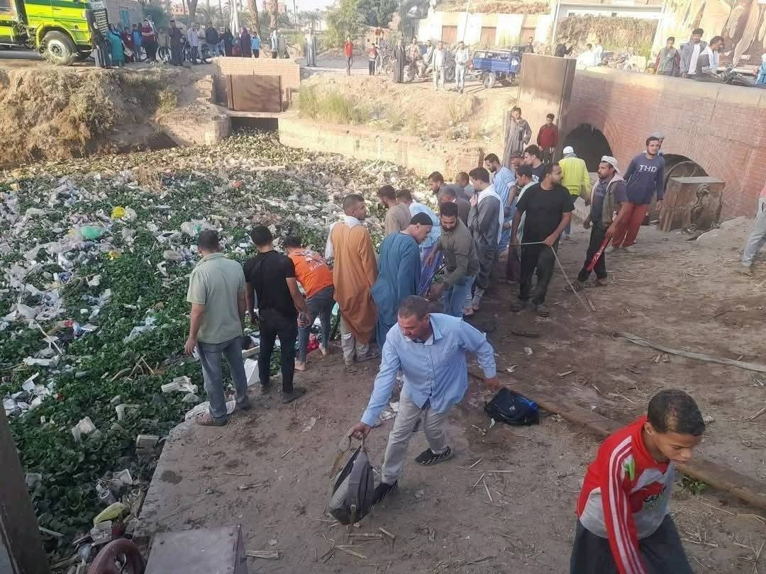 «منقباد» تحمي أطفالها بالجهود الذاتية.. «مش هنستنى عيال تاني تموت»