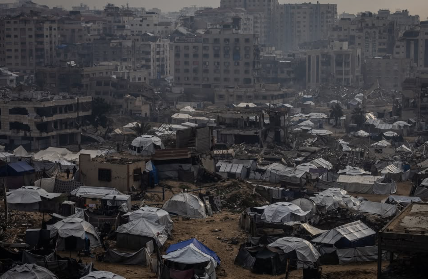 الاحتلال يقتل 4 فلسطينيين في «غزة».. و200 ألف مريض محرومون من الخدمات الطبية | الوسطاء يناقشون «المرحلة الثانية» في ميامي