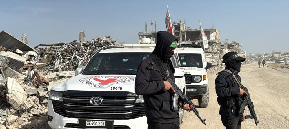 «القسّام» تبحث عن جثة الإسرائيلي المتبقية في شرق غزة.. والاحتلال يقتحم مقر «أونروا» في القدس
