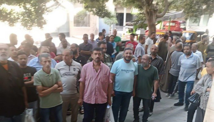 بعد منعهم من دخول الشركة.. «مفكو حلوان» تنذر العمال المطالبين بـ«الأدنى للأجور» بالفصل