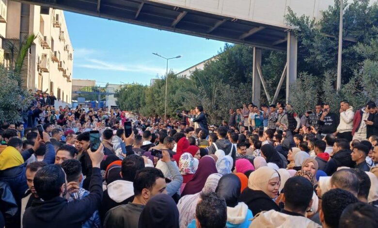 عمال «تي آند سي» يضربون احتجاجًا على تدني العلاوة السنوية
