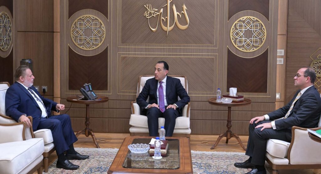 في الانتظار يصيبنا هوسٌ برصد الاحتمالات الكثيرة