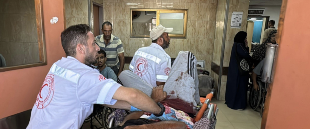 الاحتلال يصيب طفلة بالرصاص في غزة.. ويعتدي على طفل بالضرب في الضفة 