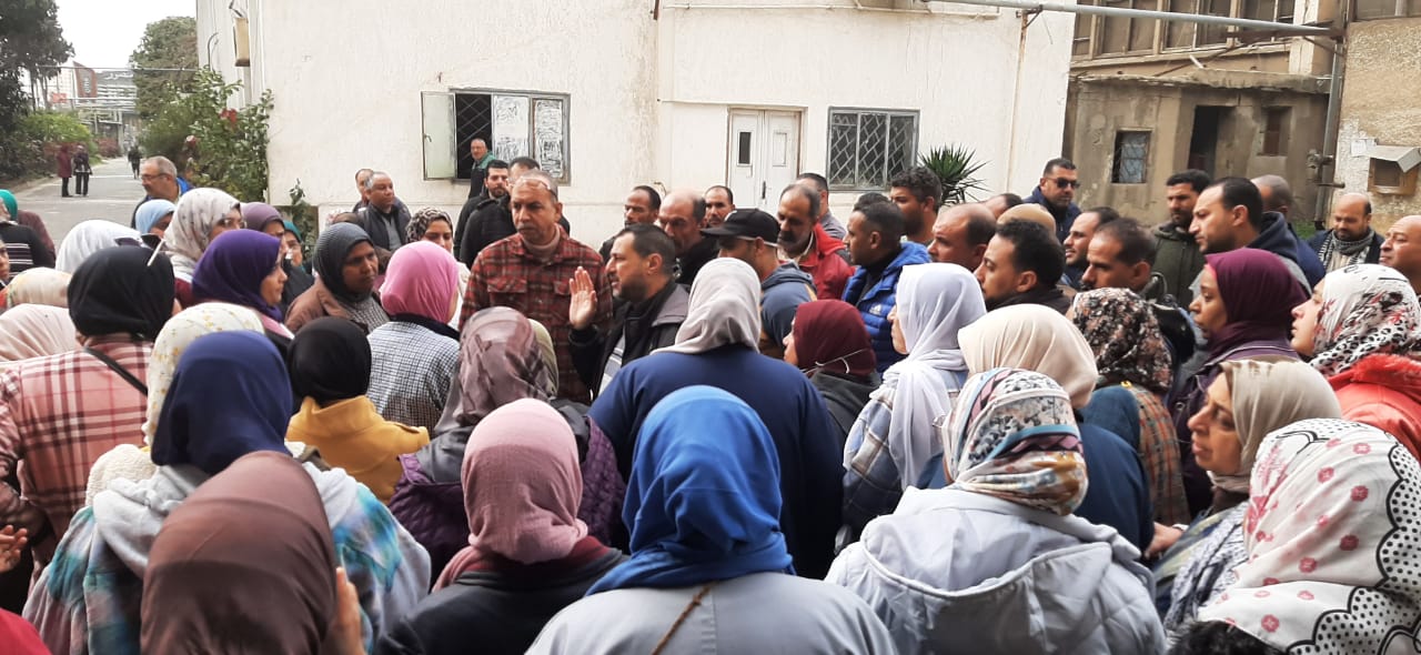 وقفة احتجاجية لعمال «قها» بالإسكندرية للمطالبة بـ«التثبيت»