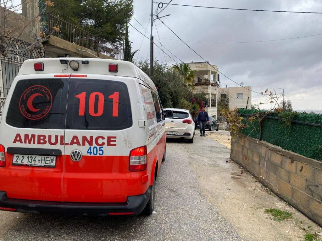 وفاة رضيعة من البرد في غزة | إصابة 15 فلسطينيًا جراء هجوم مستوطنين على قرية في الضفة