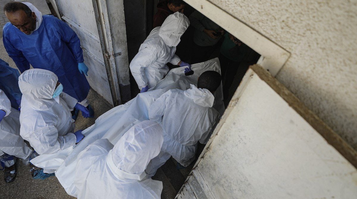 الاحتلال يفرج عن جثامين وأشلاء فلسطينية.. و50 مريضًا ومصابًا يغادرون غزة من معبر رفح خلال ثلاثة أيام
