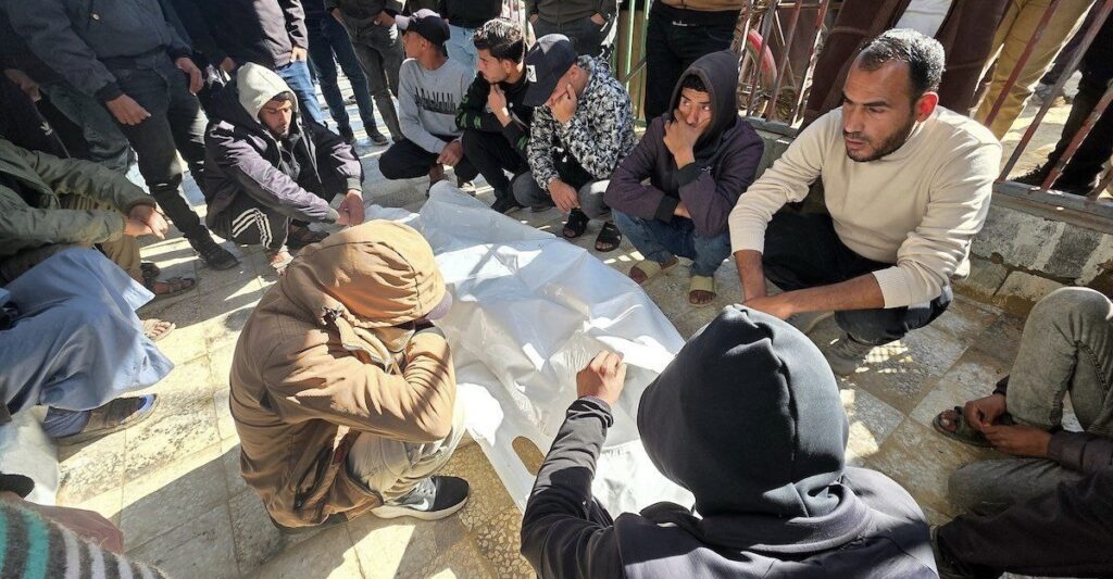 قوات الاحتلال تقتل 4 في غزة وتعتقل 6 في الضفة.. وتدمر جسور «الليطاني» في لبنان