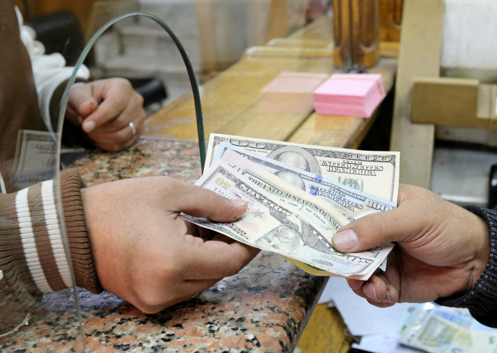Egyptian pound drops to LE47.9 against the dollar