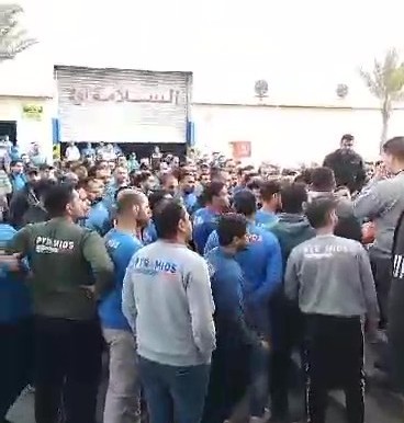«بيراميدز للإطارات» تفصل 25 عاملًا لاحتجاجهم على تسريح 200 عامل.. وتصرف الحوافز