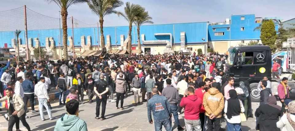 عمال «چيد تكستايل» بـ«العاشر» والإسماعيلية يضربون للمطالبة بزيادة «العلاوة»