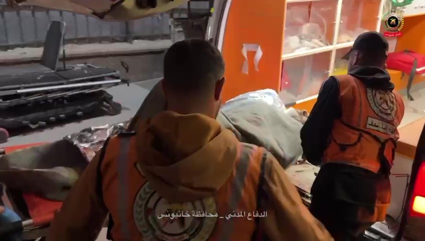 «الدفاع المدني» في القطاع يوقف انتشال الجثث وإزالة الأخطار لنقص الوقود.. ونتنياهو يرفض شعار «لجنة غزة»