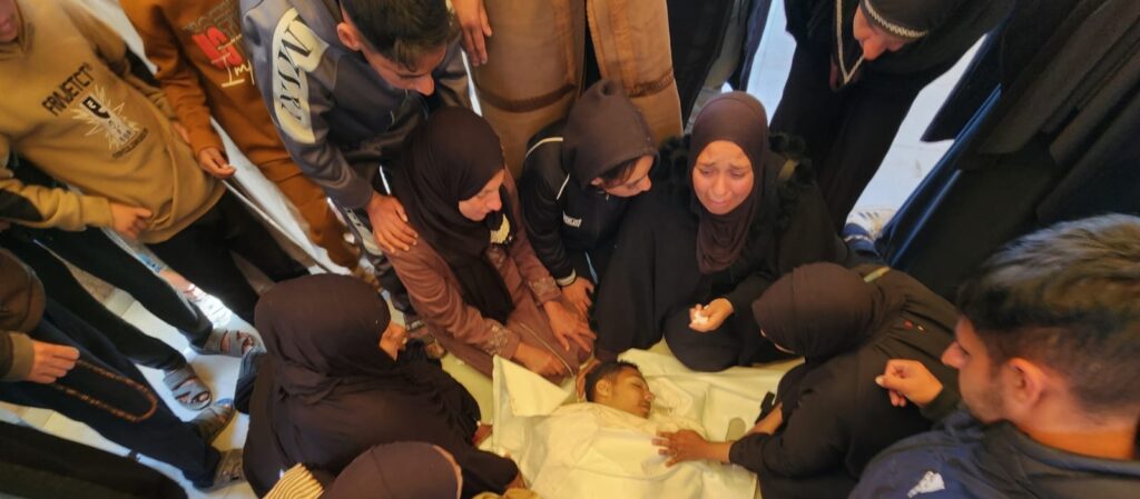 الاحتلال يقتل فلسطينيين في رفح.. ويأمر بإخلاء كامل ضاحية بيروت الجنوبية