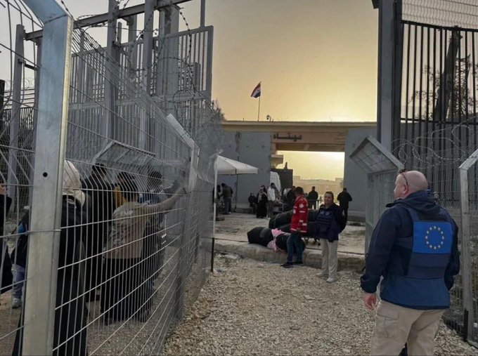 الاحتلال يعيد فتح معبر رفح للأفراد بـ«قيود مشددة».. و«الإعلام» اللبنانية تحظر استخدام كلمة «مقاومة»