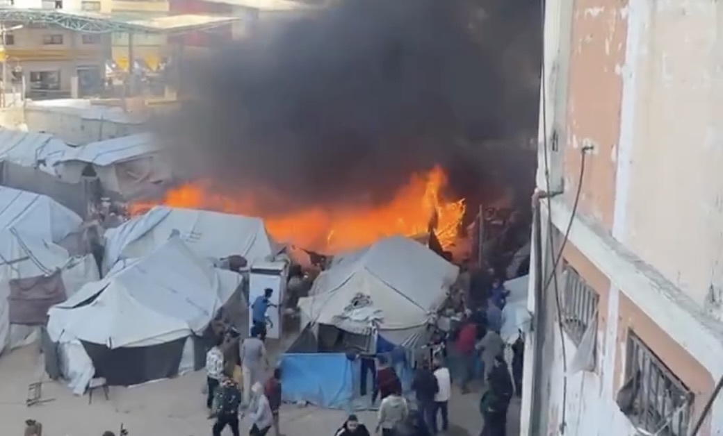 إسرائيل تقتل نازحًا في خان يونس وتعتقل 15 فلسطينية في الضفة.. وتأخير تشغيل معبر رفح
